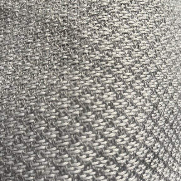 Pedsa Alpaca gray and white fringe scarf. Made in Peru - Picture 2 of 8